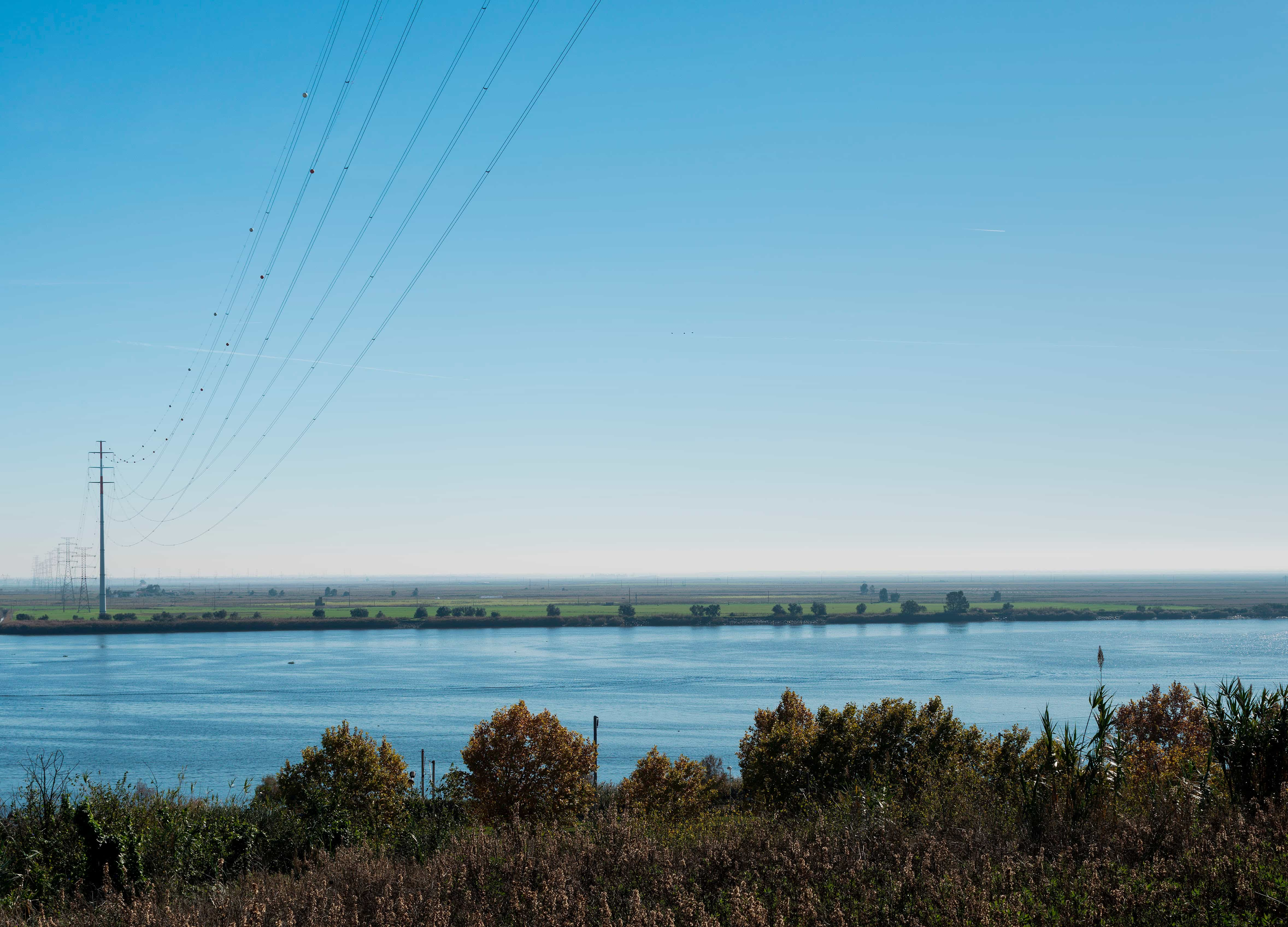 Consumo de eletricidade sobe 1,7% e produção solar bate recorde em agosto -  CNN Portugal